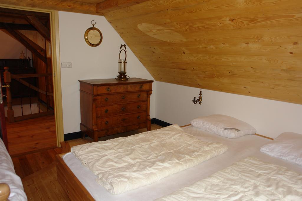 Chata Hugo - 3 Retreat Apartments Tanvald Kültér fotó